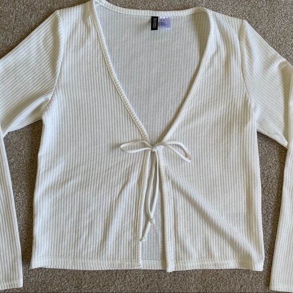 H&M Tops - H&M front tie cardigan